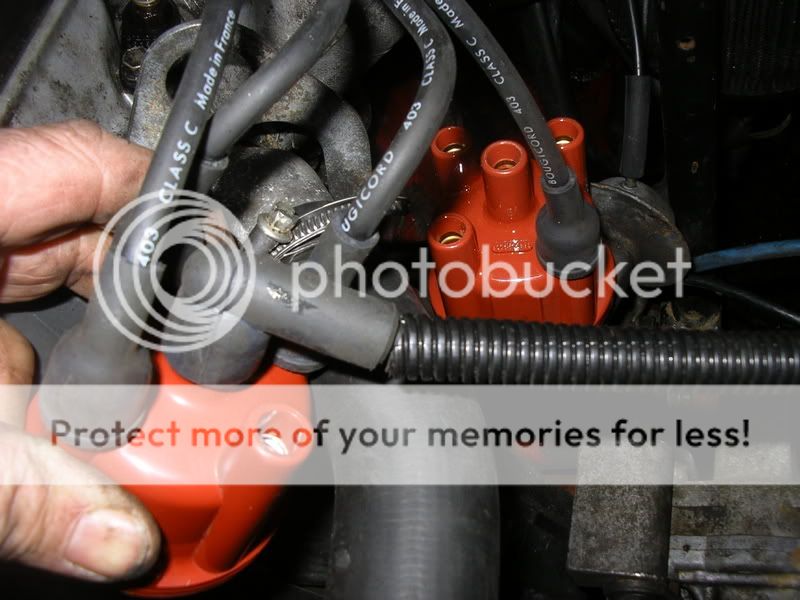 How to replace the distributor cap and rotor on Volvo 240